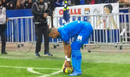 五粮液早报：这次“既分高下，也决生死”！（五粮液早报：这一战不止分胜负，更是生死较量！）