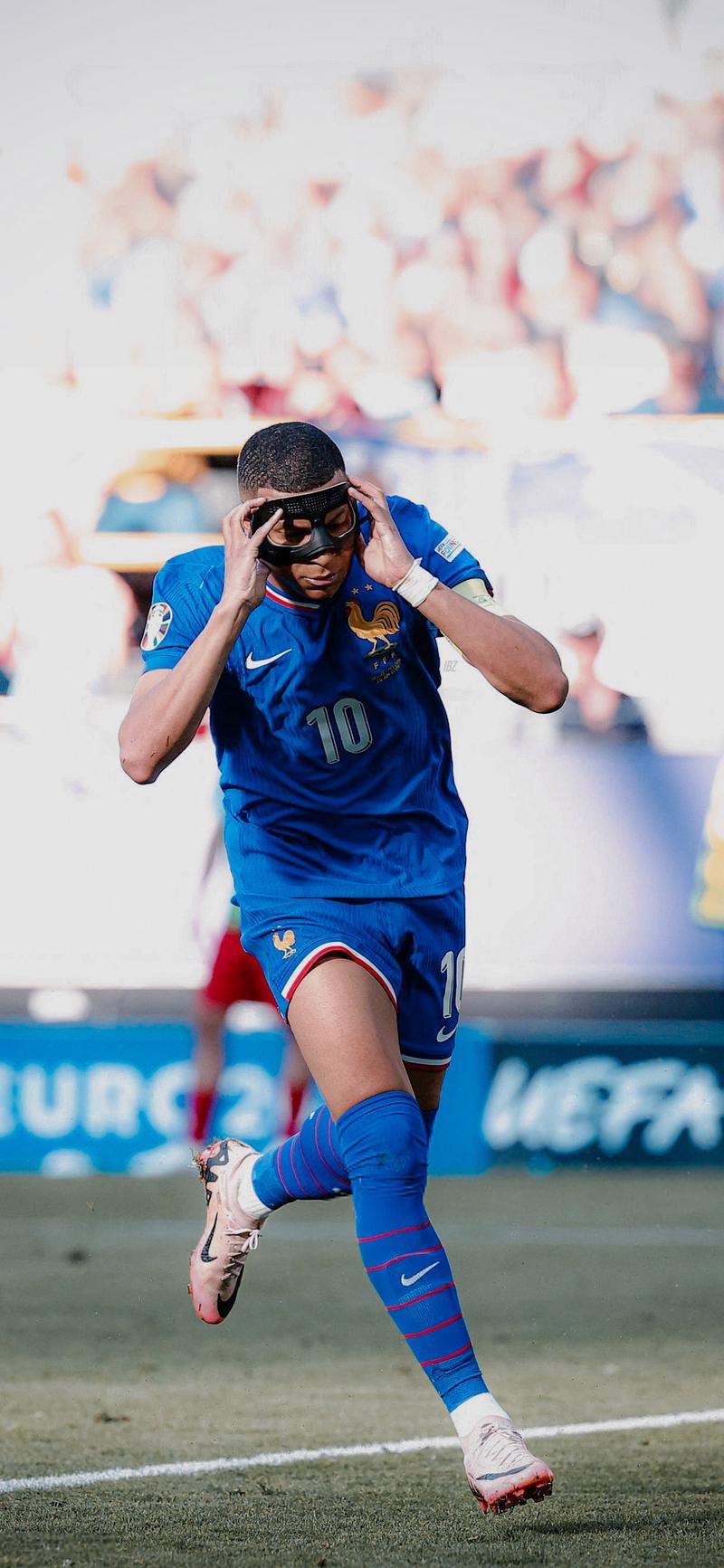 三连败！利物浦1-4埃因霍温Liverpool 1-4 PSV 🥶（利物浦吞下三连败：1-4不敌PSV埃因霍温 🥶）