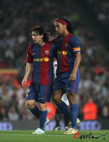 对土耳其破门，奥亚萨瓦尔最近9场国家队比赛贡献9球6助（奥亚萨瓦尔对土耳其进球，近9场国家队已贡献9球6助）