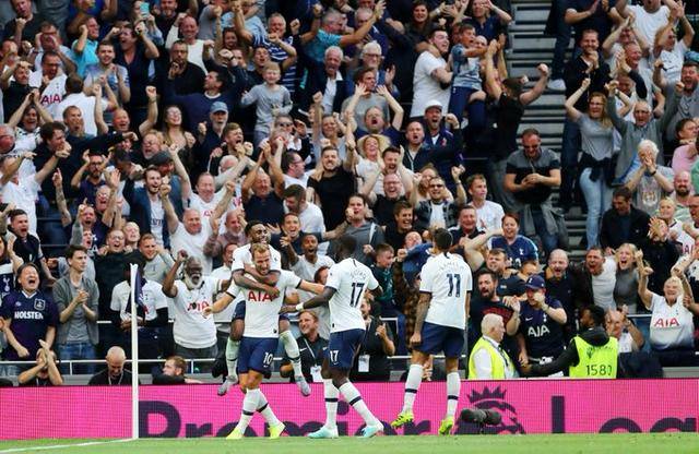 记者：西海岸下周二在杭州集结，杭州备战期间要踢一场热身赛（西海岸队下周二杭州会合，驻杭备战期间将进行一场热身赛）