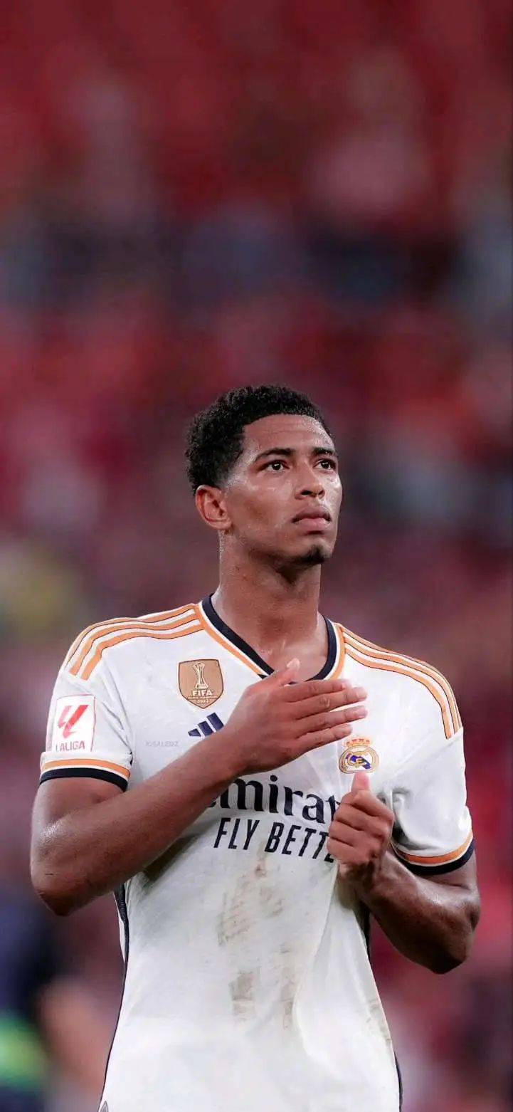 曼晚：不败加冕，阿莫林称曼联已克服了重大的心理障碍（曼晚：以不败姿态登顶，阿莫林称曼联已跨过心理大关）