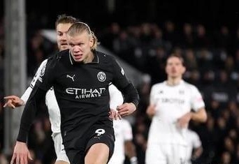 米体：国米想让邓弗里斯在意超杯半决赛对阵博洛尼亚时复出（米兰体育报：国际米兰计划让邓弗里斯在意大利超级杯半决赛战博洛尼亚时复出）