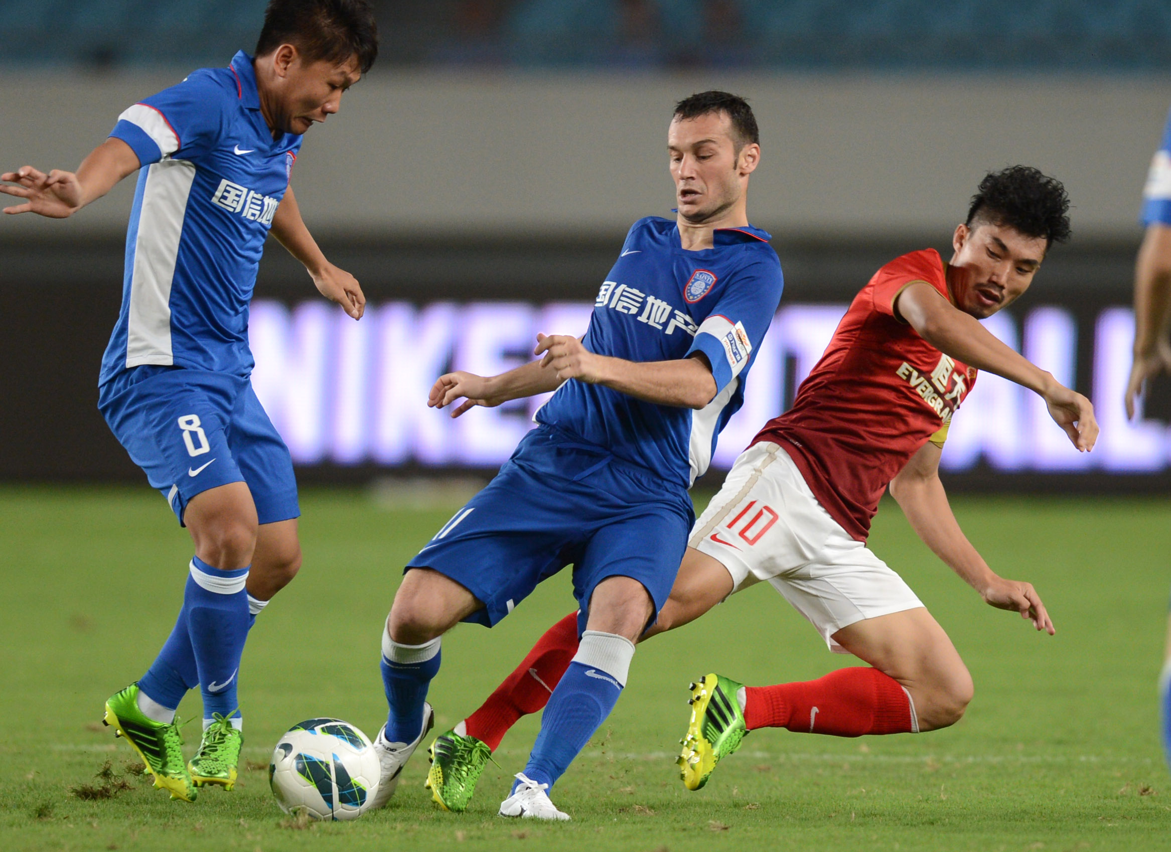 齐沃谈4-0科莫：我们还能做得更好；我和小法对决只是媒体标题（4-0科莫后，齐沃：仍有提升空间；与小法之争只是媒体话题）