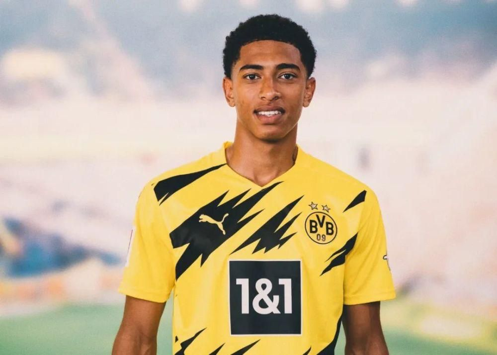 欧冠积分榜：阿森纳全胜领跑，巴黎、拜仁、国米、皇马均12分（欧冠积分更新：阿森纳全胜登顶，巴黎、拜仁、国米、皇马同积12分）