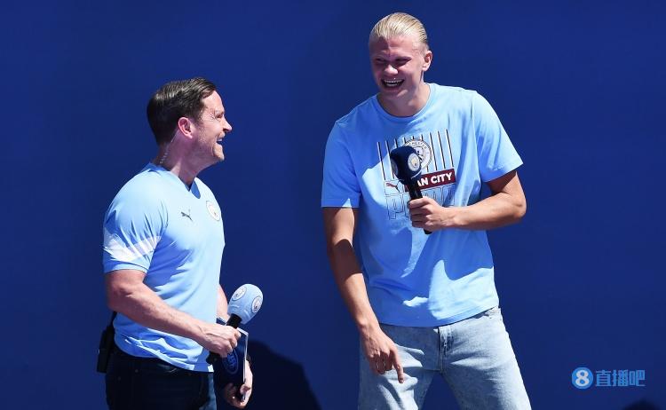 赫拉芬贝赫：我希望能继续和萨拉赫踢球，不知道未来会发生啥（赫拉芬贝赫：盼与萨拉赫继续并肩作战，未来走向尚未可知）