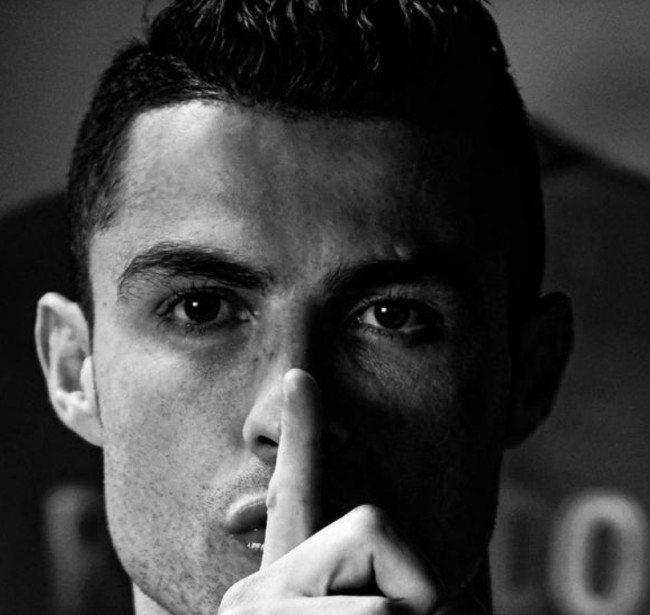 下半场隐身！狄龙24中10得到23分4篮板4助攻（后两节低迷，狄龙24投10中收获23分4篮板4助攻）