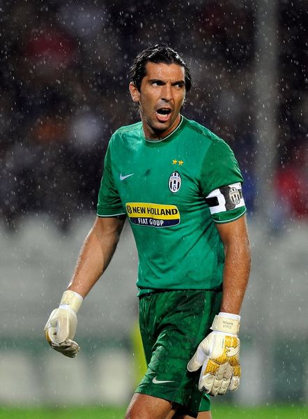 半场：博洛尼亚0-0那不勒斯，乔纳森-罗远射造险（半场战报：博洛尼亚0-0那不勒斯，乔纳森-罗远射险破门）