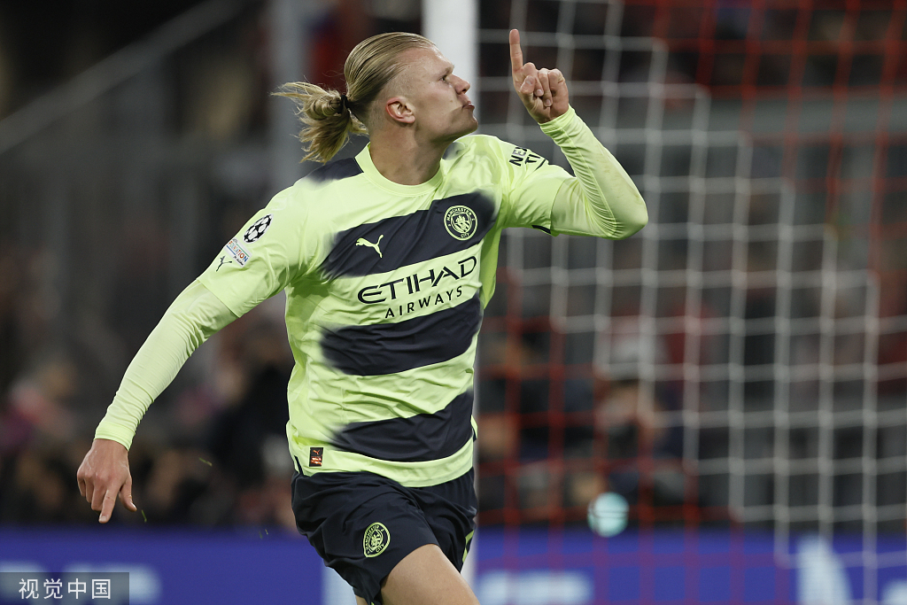 湖人浓眉哥篮下统治力助球队获胜（浓眉禁区统治，助湖人赢球）