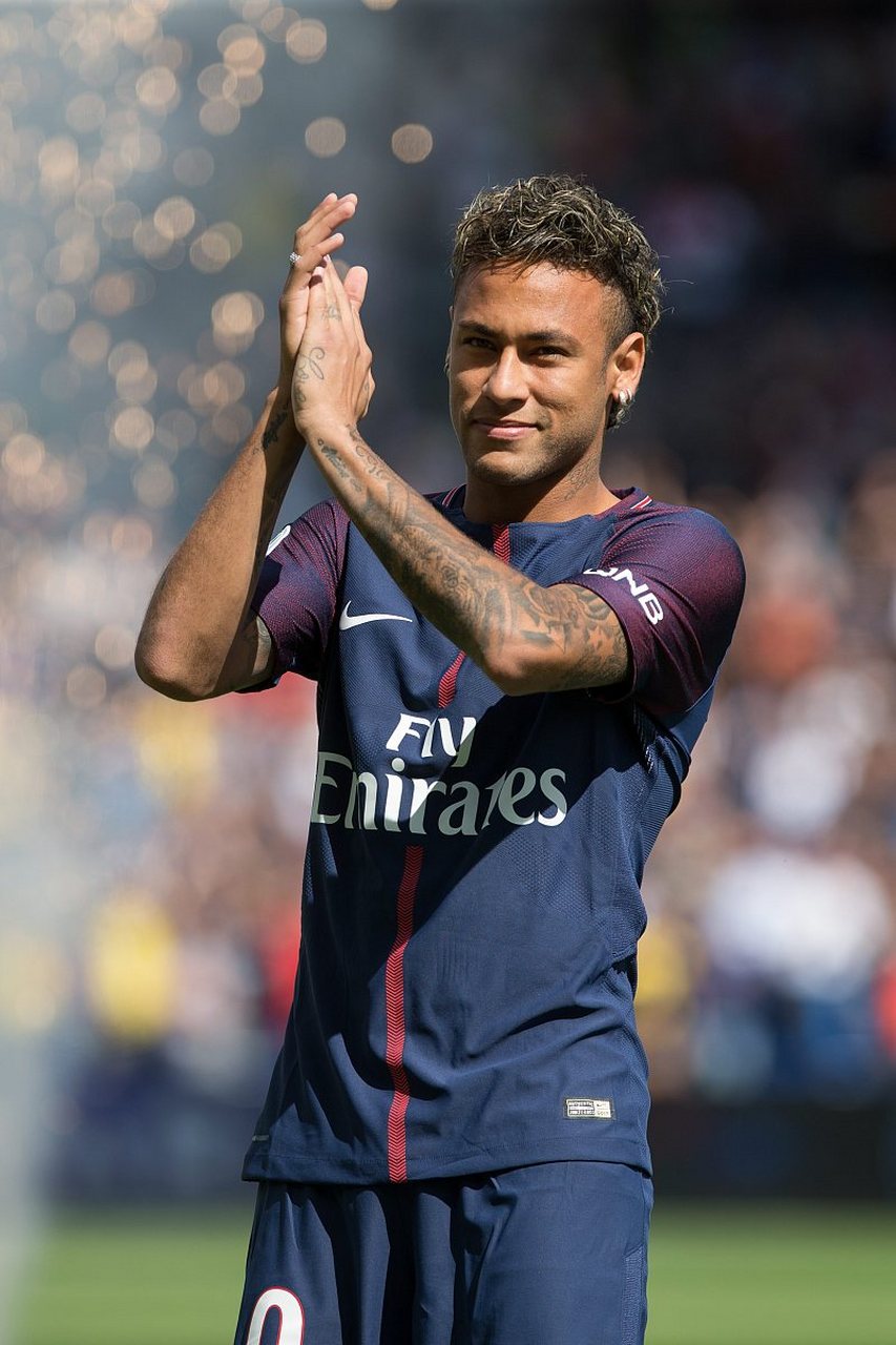 霍奇森：英格兰中场人才济济，图赫尔任何决定都可能引发争议（霍奇森：英格兰中场群星荟萃，图赫尔做出任何取舍都难免招致争议）