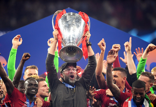 中超：武汉三镇2-0战胜上海申花（中超：武汉三镇2-0零封上海申花）