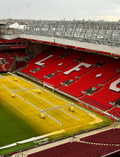 CBA：深圳男篮三分火力全开 主场击败上海（CBA：深圳三分雨倾盆，主场力克上海男篮）