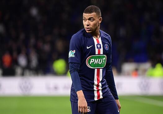 斯基拉：拜仁正与格纳布里商谈续约至2028年，含2029年选项（斯基拉：拜仁与格纳布里就续约进行谈判，合同至2028且含2029年选项）