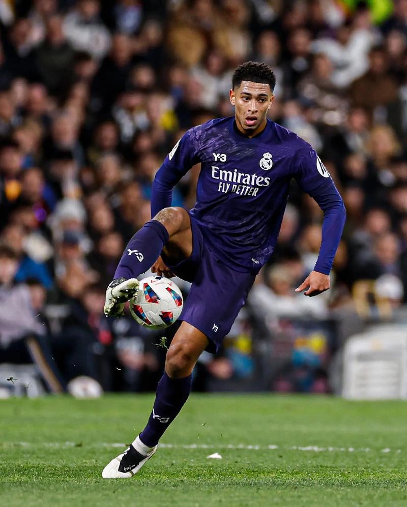 talkSPORT：切尔西将再次在没球衣赞助商的情况下开始新赛季