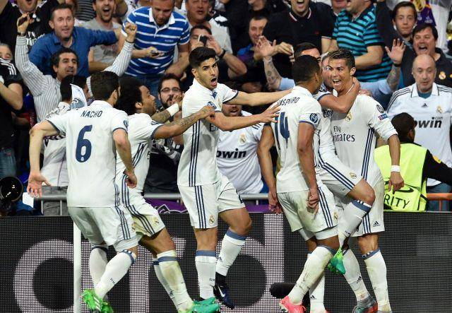 皇家马德里在圣马梅斯胜利后的录像：激情与荣耀的完美展现（皇马圣马梅斯凯旋视频：热血与荣光的极致呈现）