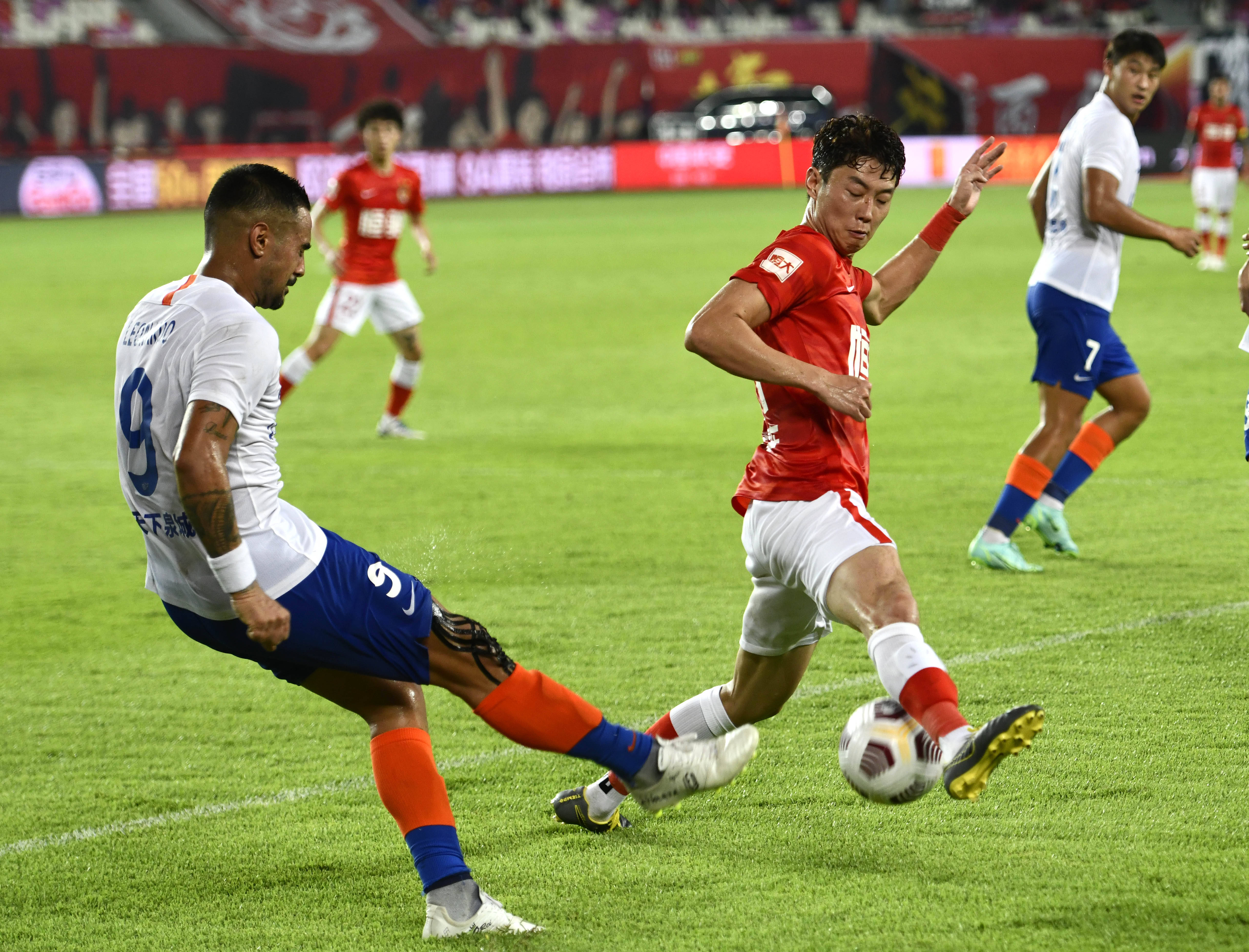 库库问答：若世界杯夺冠就剃光头；面对过的最强前锋是登贝莱（库库专访：若夺世界杯将剃光头，生涯最强对位前锋点名登贝莱）